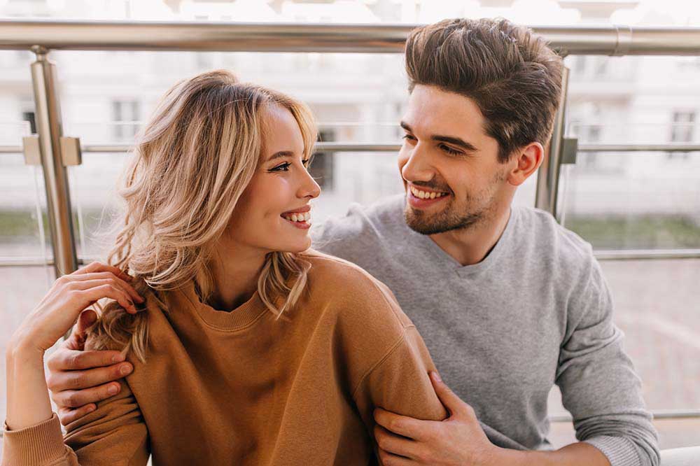 smiling couple in Philadelphia